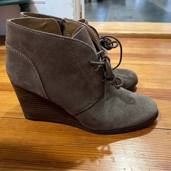 Barely worn wedge booties - Picture 2 of 5